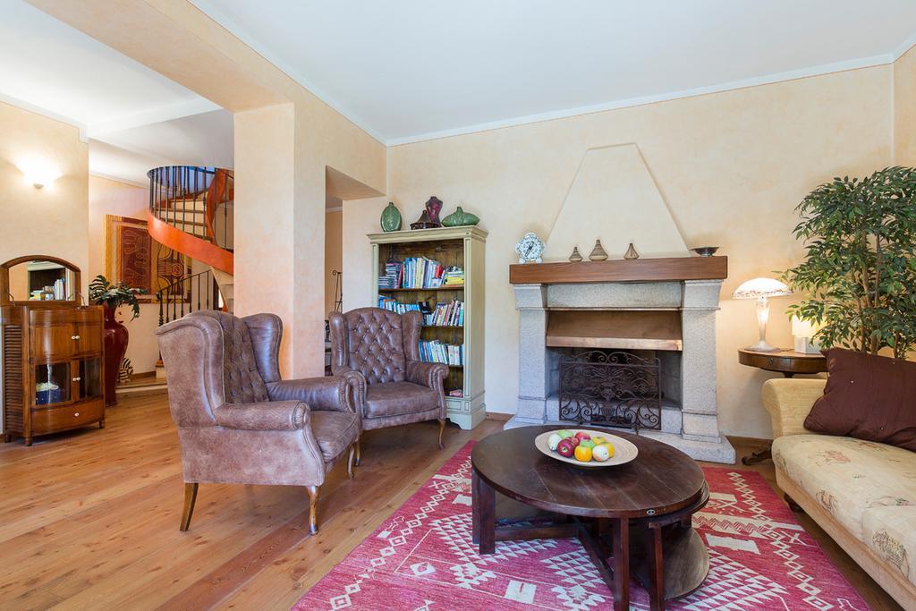 Villa Elisette By Impero House ستريزا المظهر الخارجي الصورة