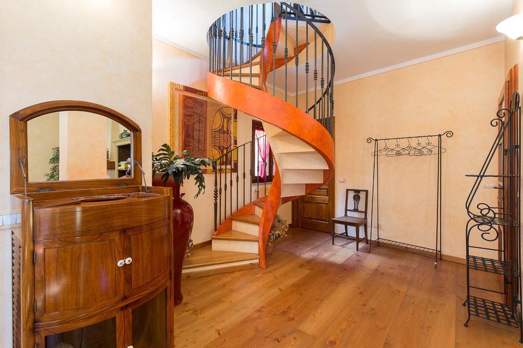 Villa Elisette By Impero House ستريزا المظهر الخارجي الصورة